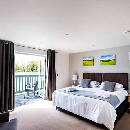 The Vale Golf & Country Club Villa Bishampton Exterior photo