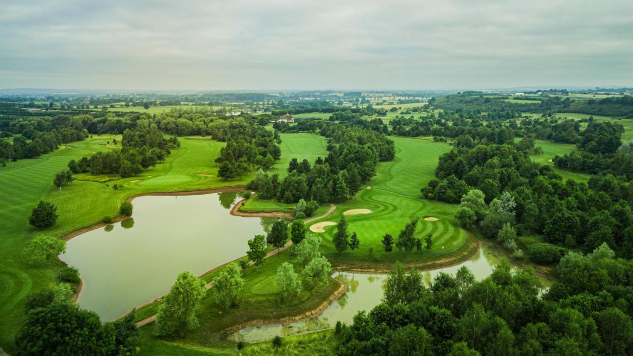 The Vale Golf & Country Club Villa Bishampton Exterior photo
