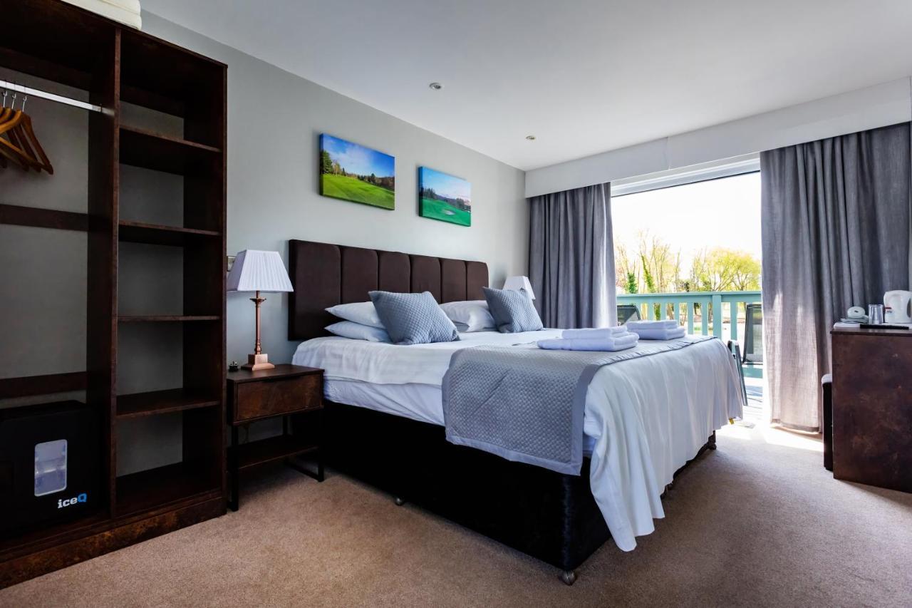 The Vale Golf & Country Club Villa Bishampton Exterior photo