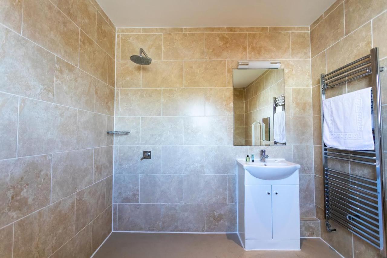 The Vale Golf & Country Club Villa Bishampton Exterior photo