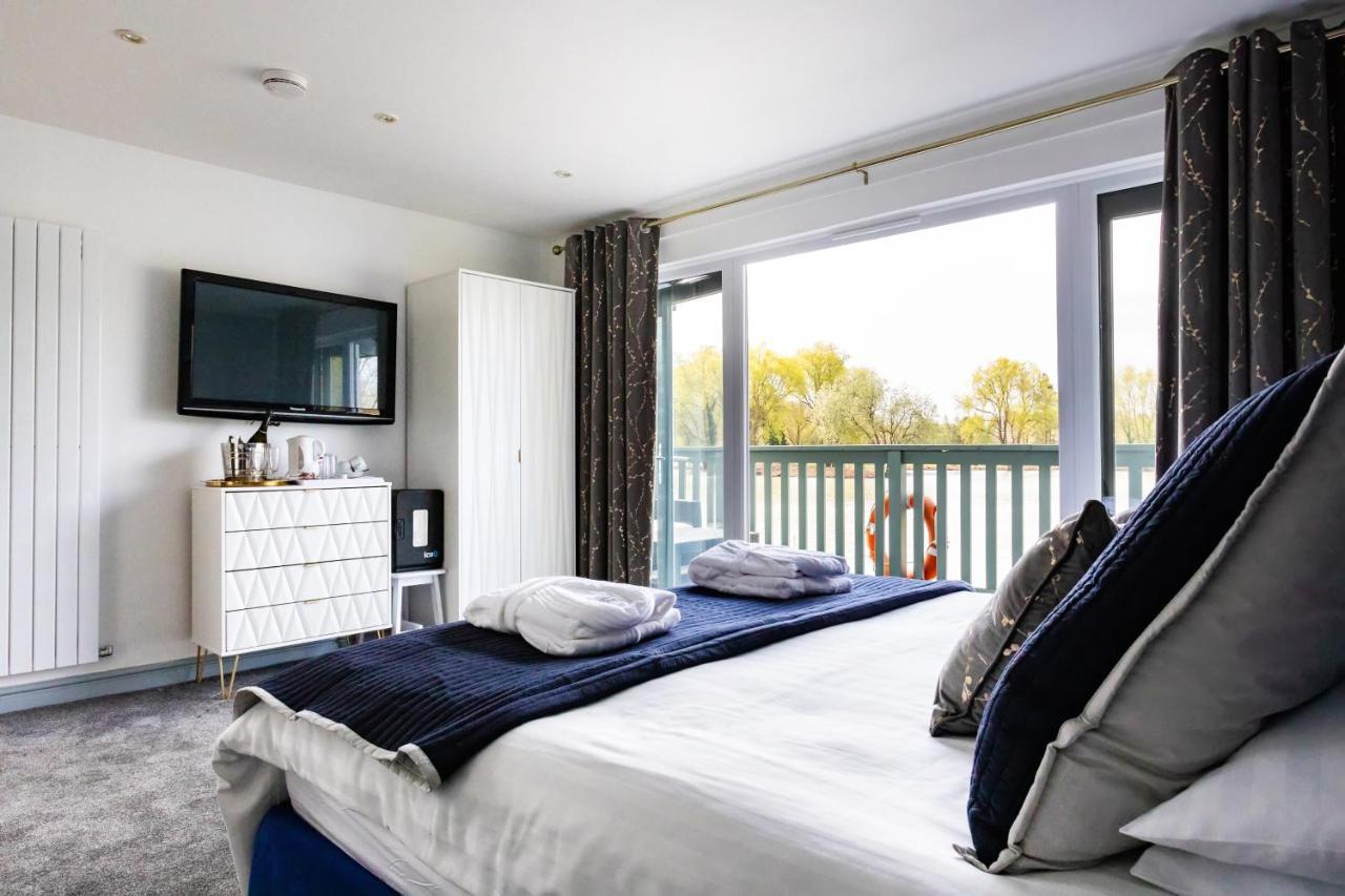The Vale Golf & Country Club Villa Bishampton Exterior photo