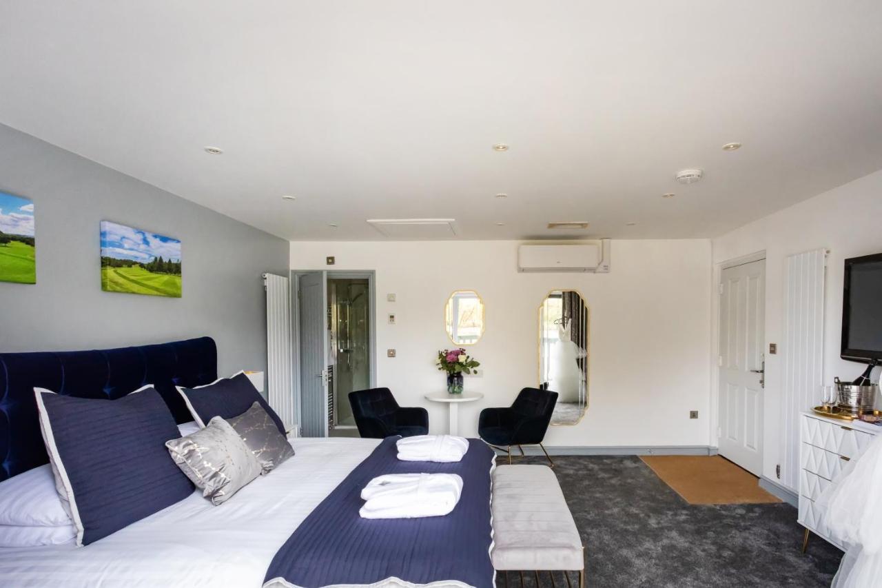 The Vale Golf & Country Club Villa Bishampton Exterior photo